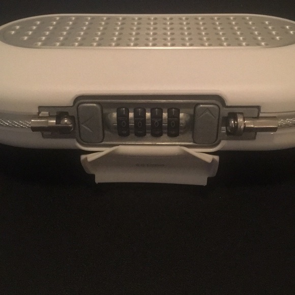 Master Lock No 5900DWHT Portable Personal Safe - Picture 2 of 7